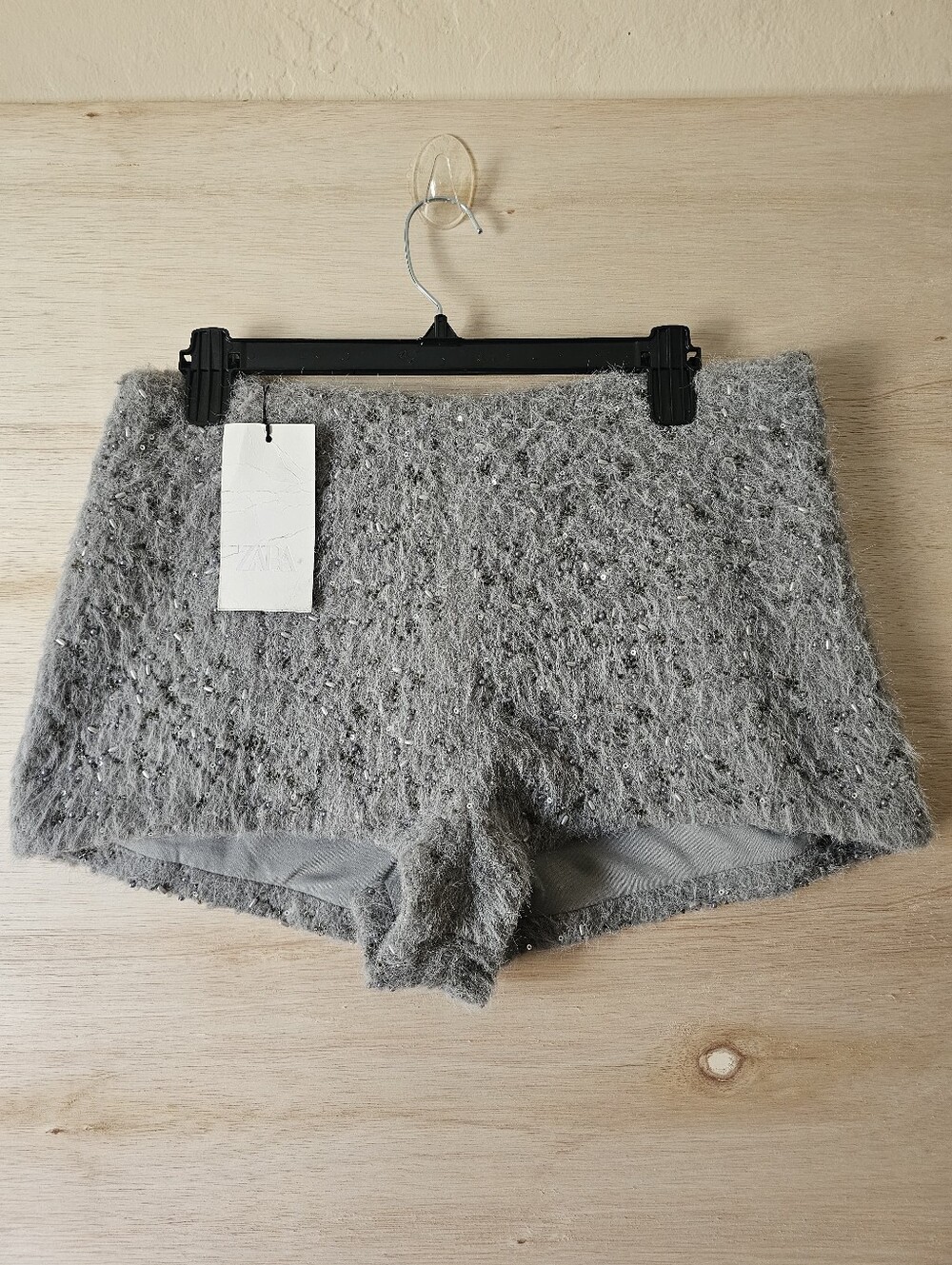 ZARA NWT Gray Beaded Fuzzy Knit High Waisted Shorts Size Large Art 4772/525/802